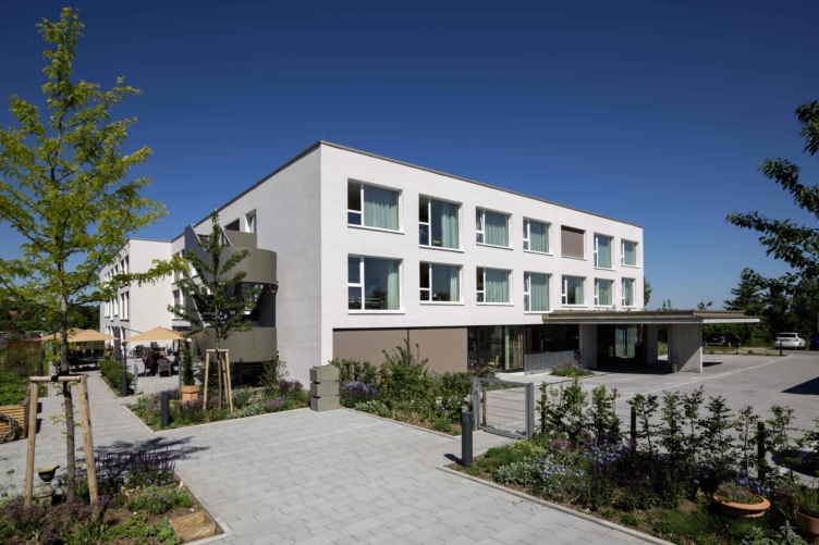 Moderner Neubau Pflegeheim Dettingen